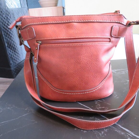 BOC Born Concept Brown crossbody shoulder bag lot of pockets In great condition - Picture 2 of 11